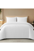 Pamposh Satin Stripe Duvet Cover Set, Bedding Set, Hypoallergenic, Ultra-Soft Microfiber Bed Linen (Double, 200 x 200cm)