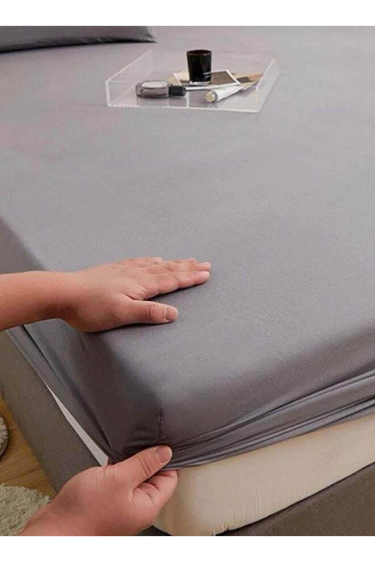 King Size Fitted bed sheet 180*200+30 cm with 2 pillow covers, set of 3 pieces, plain grey color.