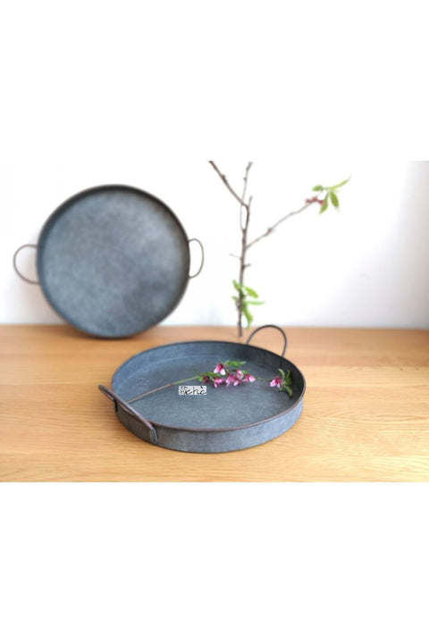 BLISS VIE ROUND IRON TRAY-26 CM