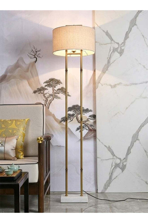 Modern Gold Floor Lamp with Fabric Shade – Elegant Tall Standing Lamp with Sturdy Base, Soft Ambi