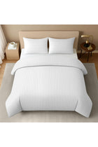 Pamposh Satin Stripe Duvet Cover Set, Bedding Set, Hypoallergenic, Ultra-Soft Microfiber Bed Linen (Double, 200 x 200cm)